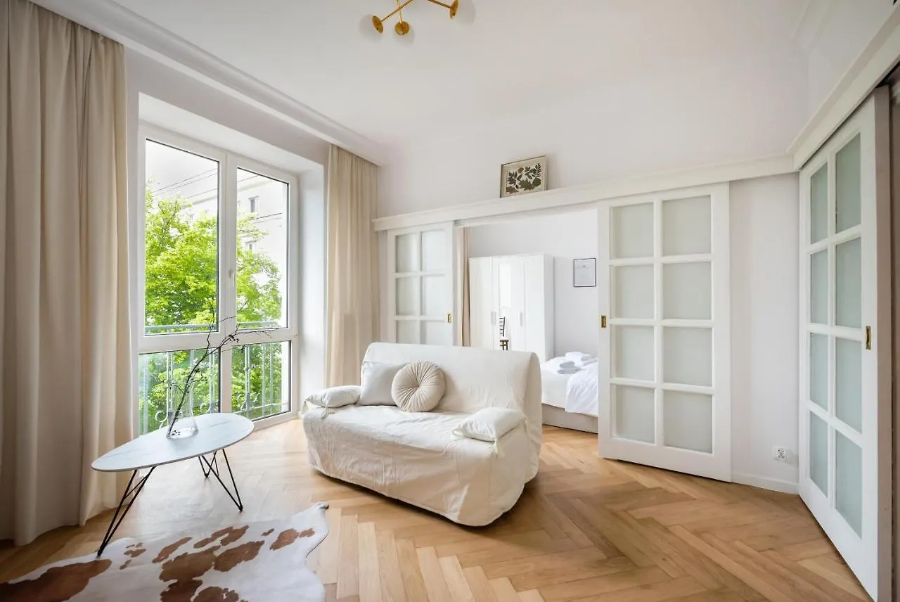Plac Konstytucji Bright Apartment Warsaw