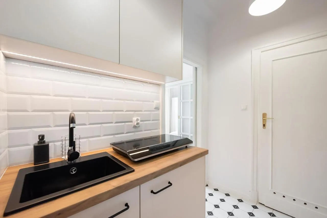 Plac Konstytucji Bright Apartment Warsaw 0*,  Poland